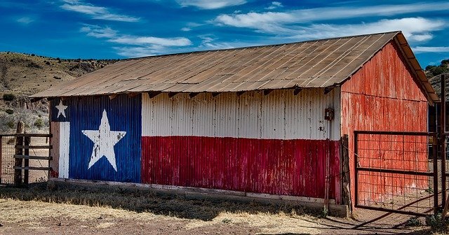 Barn with a painted Texas flag Barn with a painted Texas flag