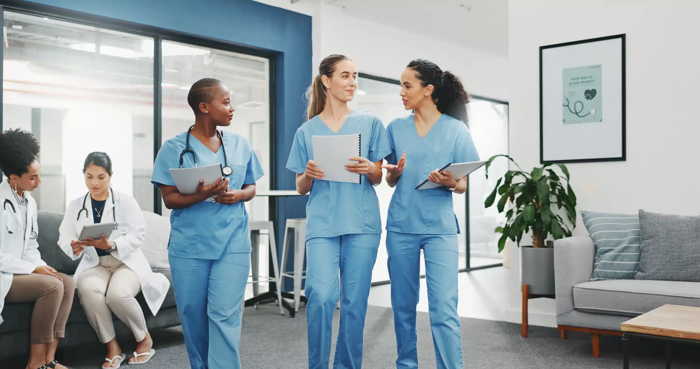 Talking nurses, walking and documents in hospital teamwork